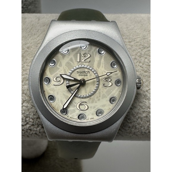 Swatch Watch SPARKLING OLIVE Irony YLS1017 2002 New‎ Battery 33MM 7.5
